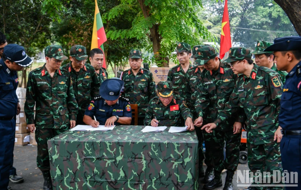 /UploadStore/admin/250407 Doan cuu ho QDND VN tang qua Myanmar/03.png